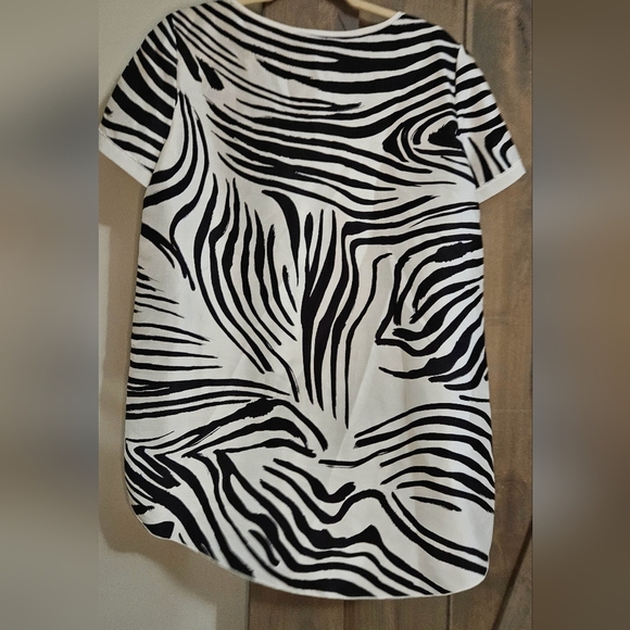 LAFAYETTE 148 Newyork 100% silk Shari ShortSleeve Zebra-Print Top Black/White. M - Picture 13 of 16